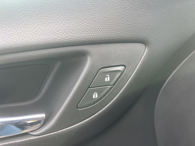 used 2022 Chevrolet Equinox car, priced at $25,689