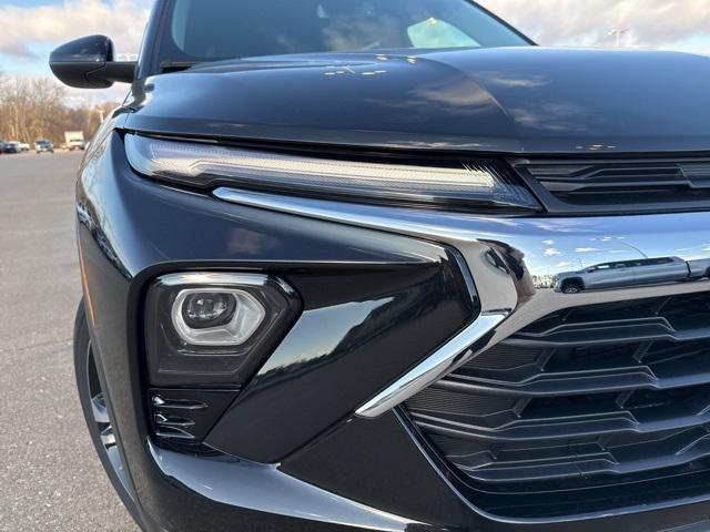 new 2025 Chevrolet TrailBlazer car, priced at $27,465