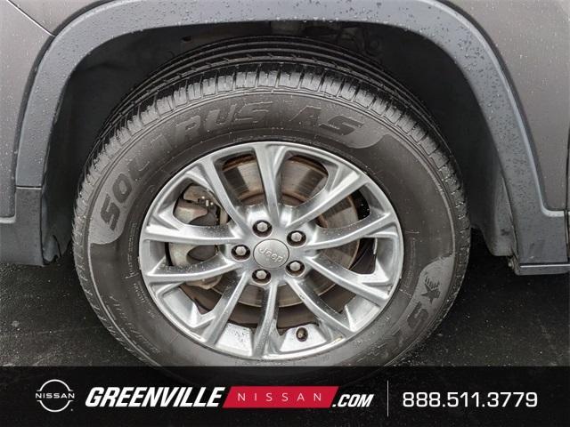 used 2019 Jeep Cherokee car, priced at $16,499