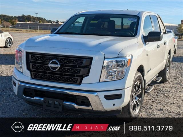 used 2023 Nissan Titan car, priced at $33,894