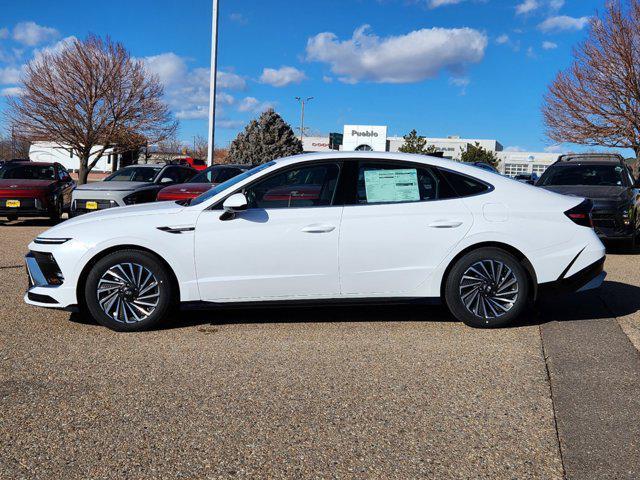 new 2025 Hyundai Sonata Hybrid car, priced at $33,180