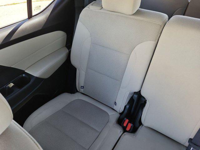 used 2023 Chevrolet Traverse car, priced at $19,281