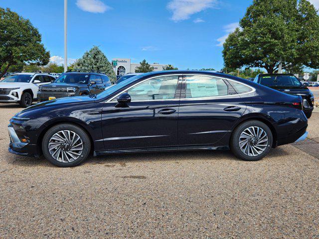 new 2025 Hyundai Sonata Hybrid car, priced at $32,077