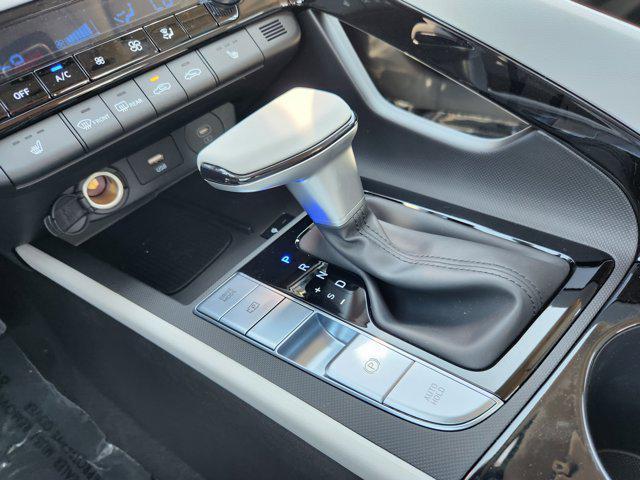 new 2025 Hyundai Elantra car, priced at $24,646