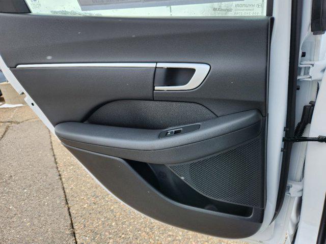 new 2025 Hyundai Sonata Hybrid car, priced at $26,560