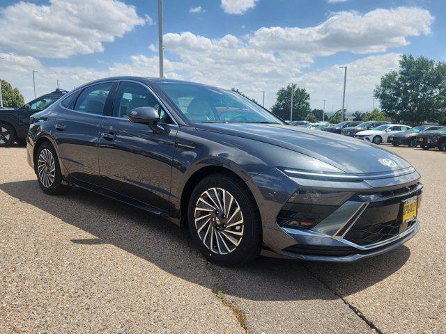 new 2025 Hyundai Sonata Hybrid car, priced at $37,058