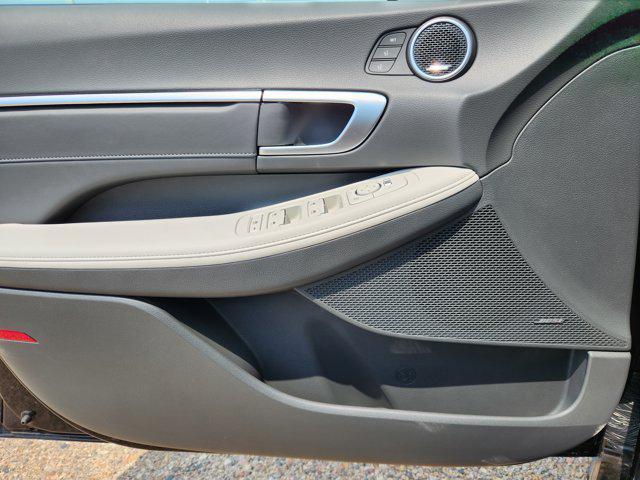 new 2025 Hyundai Sonata Hybrid car, priced at $37,051