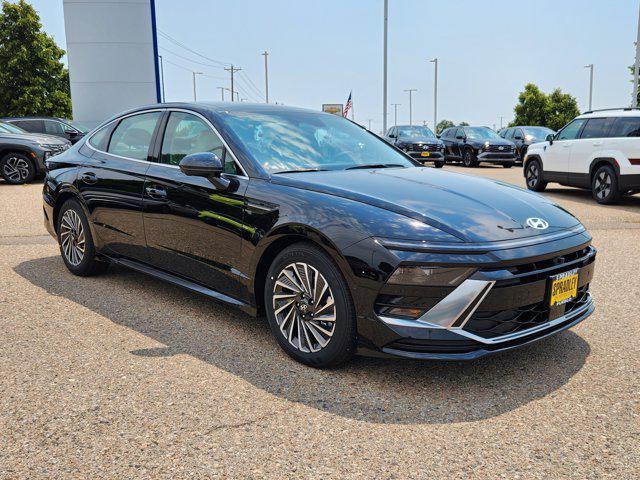 new 2025 Hyundai Sonata Hybrid car, priced at $37,051