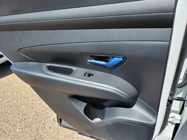 new 2025 Hyundai TUCSON Hybrid car, priced at $38,975