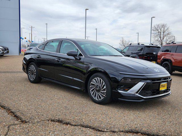 new 2025 Hyundai Sonata Hybrid car, priced at $39,280