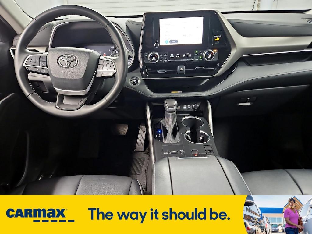 used 2023 Toyota Highlander Hybrid car, priced at $43,998