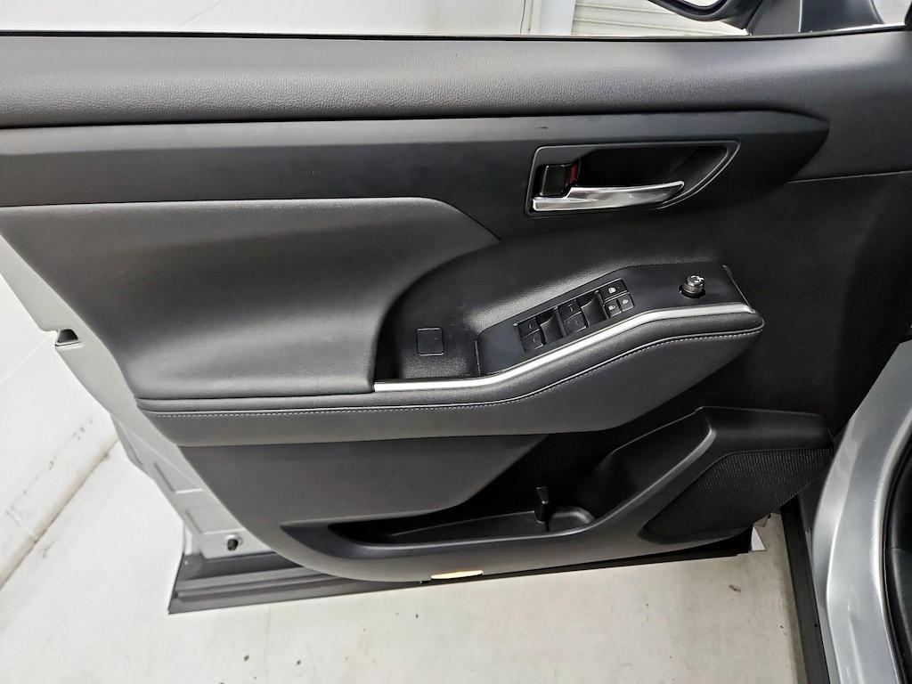 used 2023 Toyota Highlander Hybrid car, priced at $43,998