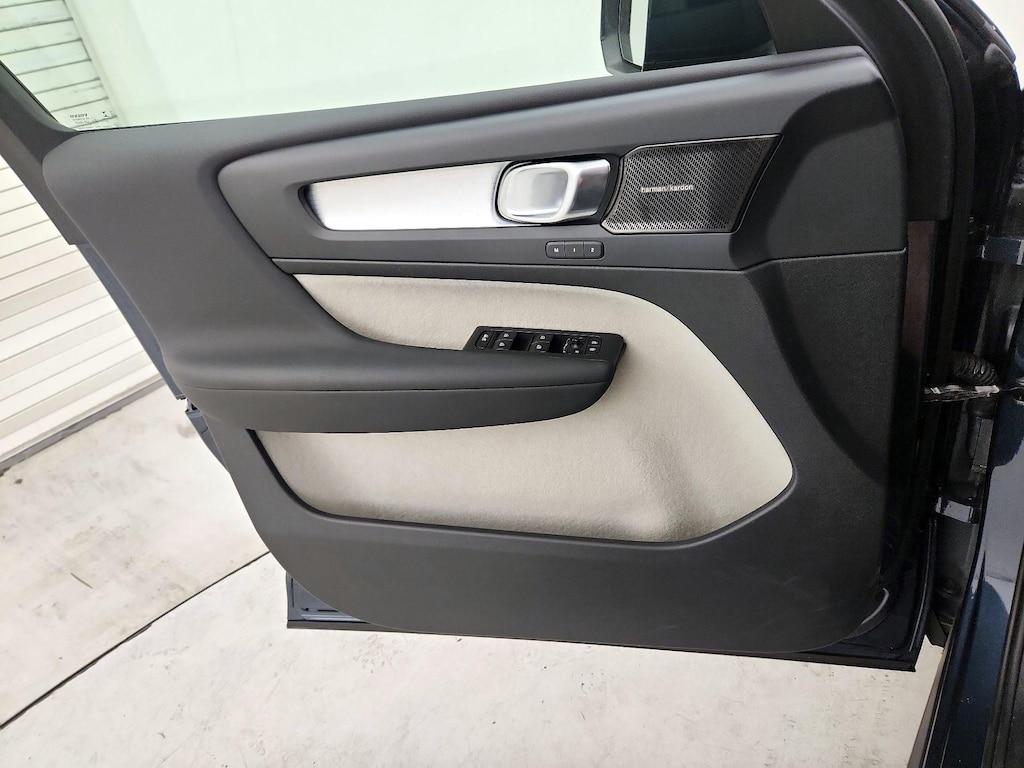 used 2021 Volvo XC40 car, priced at $27,998