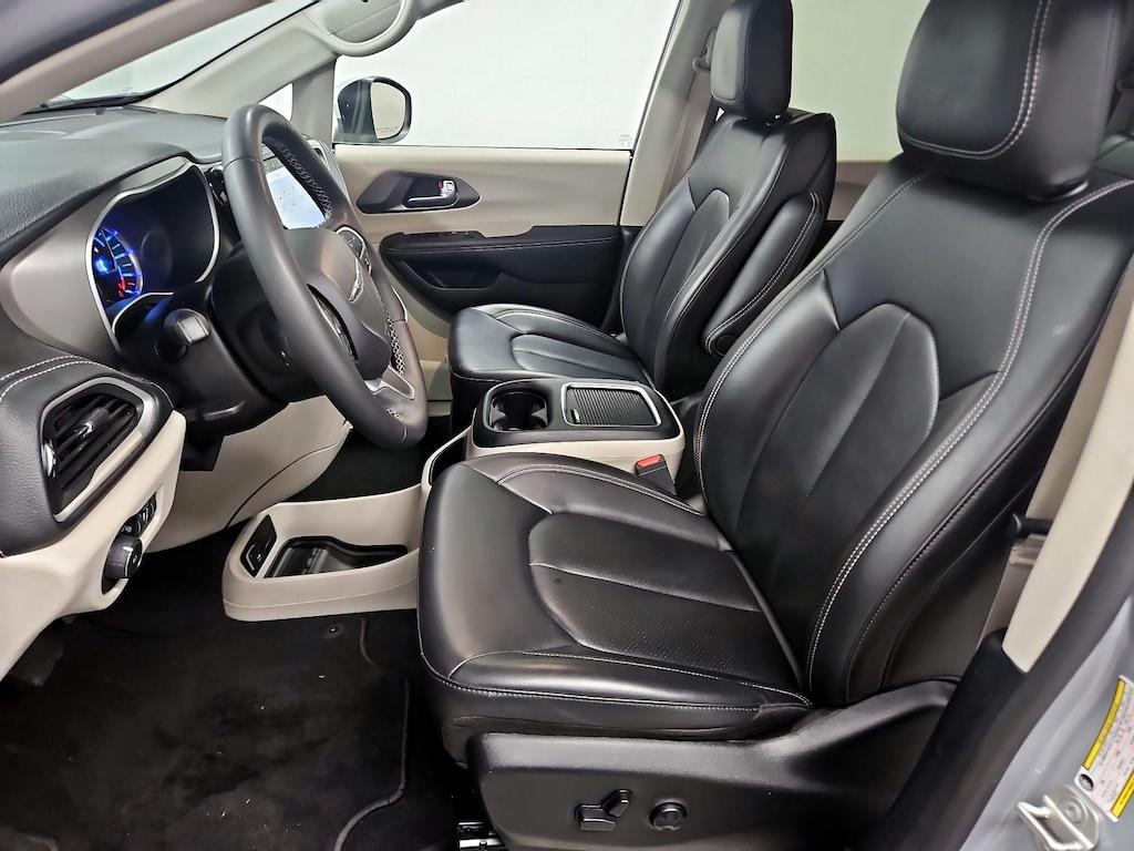 used 2023 Chrysler Pacifica Hybrid car, priced at $29,998