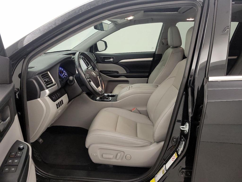 used 2019 Toyota Highlander Hybrid car, priced at $36,998