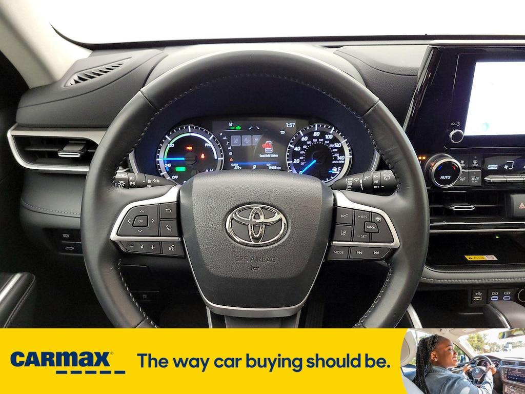 used 2023 Toyota Highlander Hybrid car, priced at $44,998