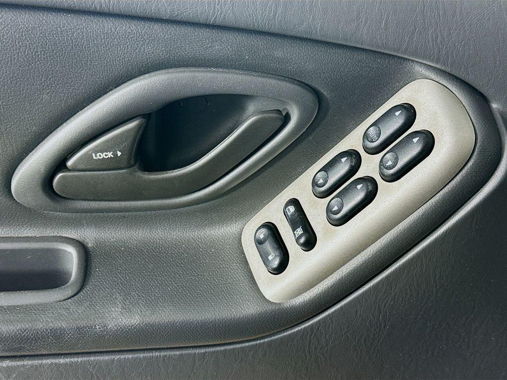 used 2005 Mazda Tribute car, priced at $8,000