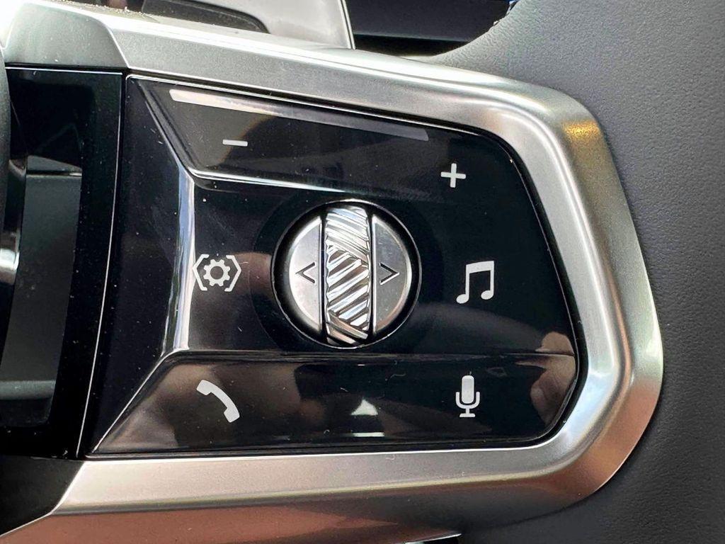 new 2025 BMW 760 car, priced at $133,825