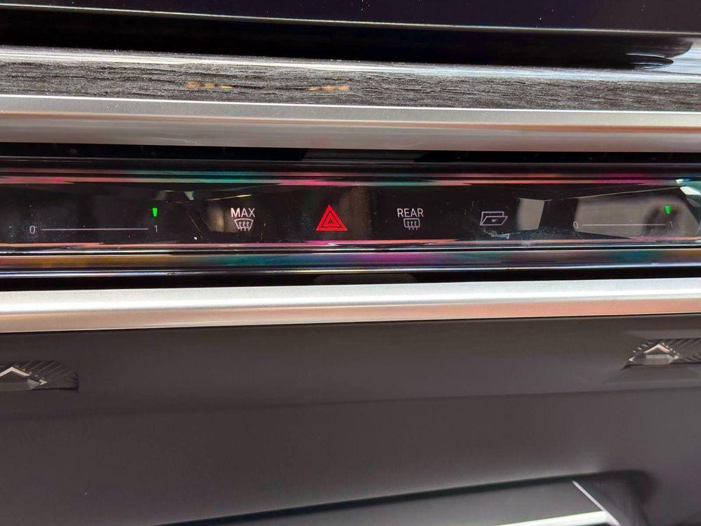 new 2025 BMW 760 car, priced at $133,825