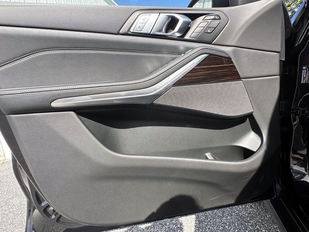 new 2026 BMW X7 car, priced at $94,330