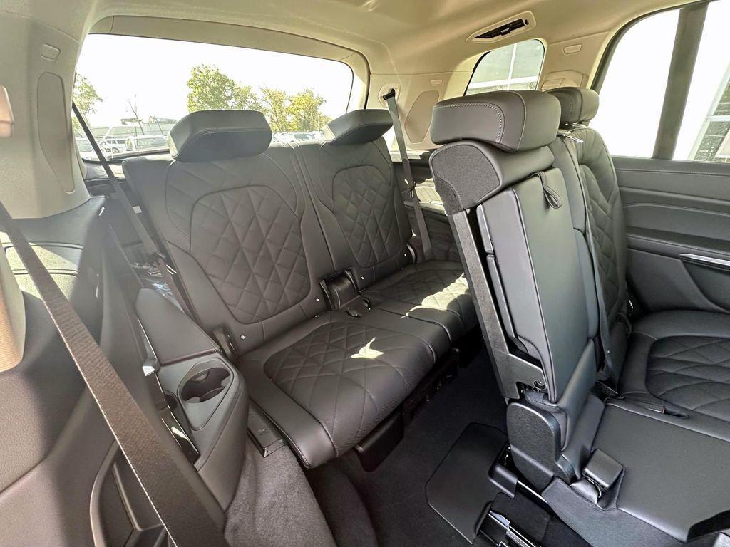 new 2026 BMW X7 car, priced at $94,330