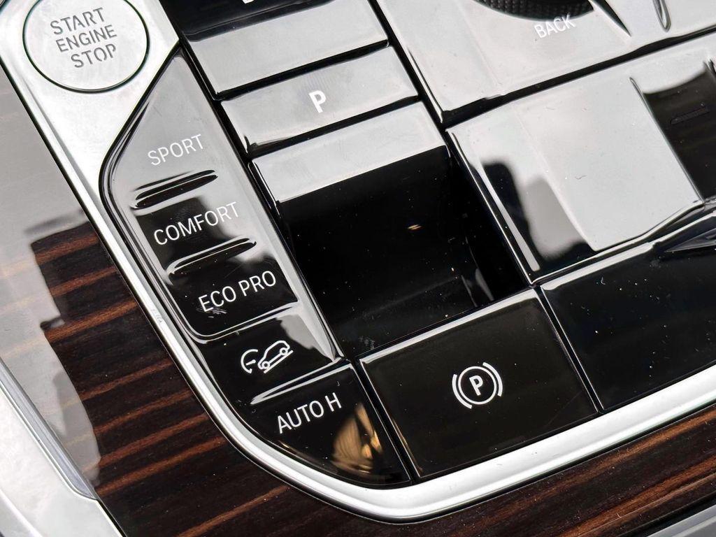 new 2026 BMW X7 car, priced at $93,625
