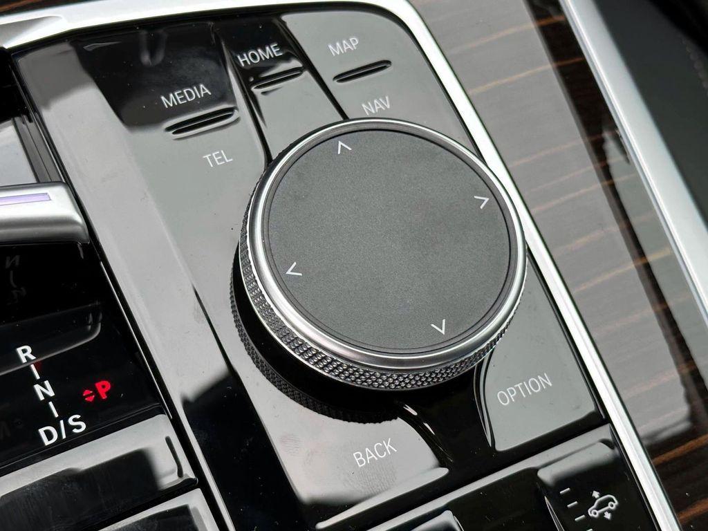 new 2026 BMW X7 car, priced at $93,625