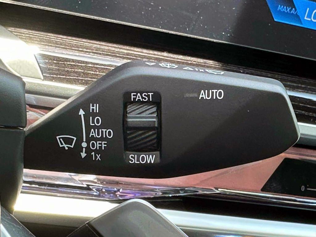 new 2025 BMW 760 car, priced at $133,945