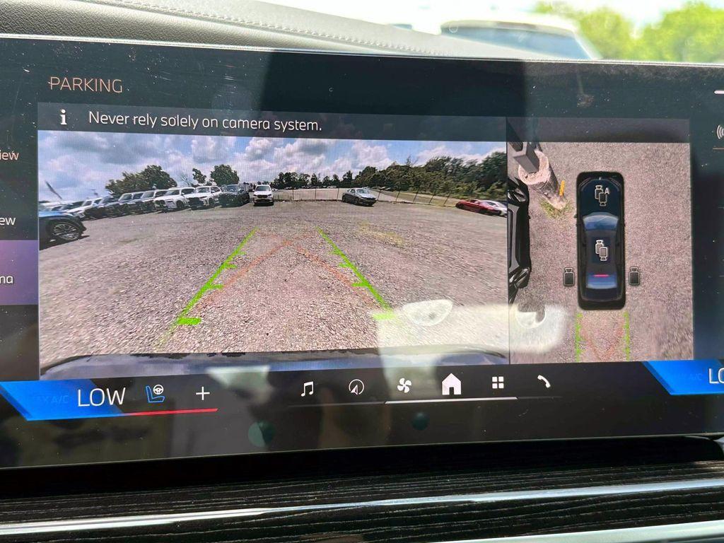 new 2025 BMW 760 car, priced at $133,945
