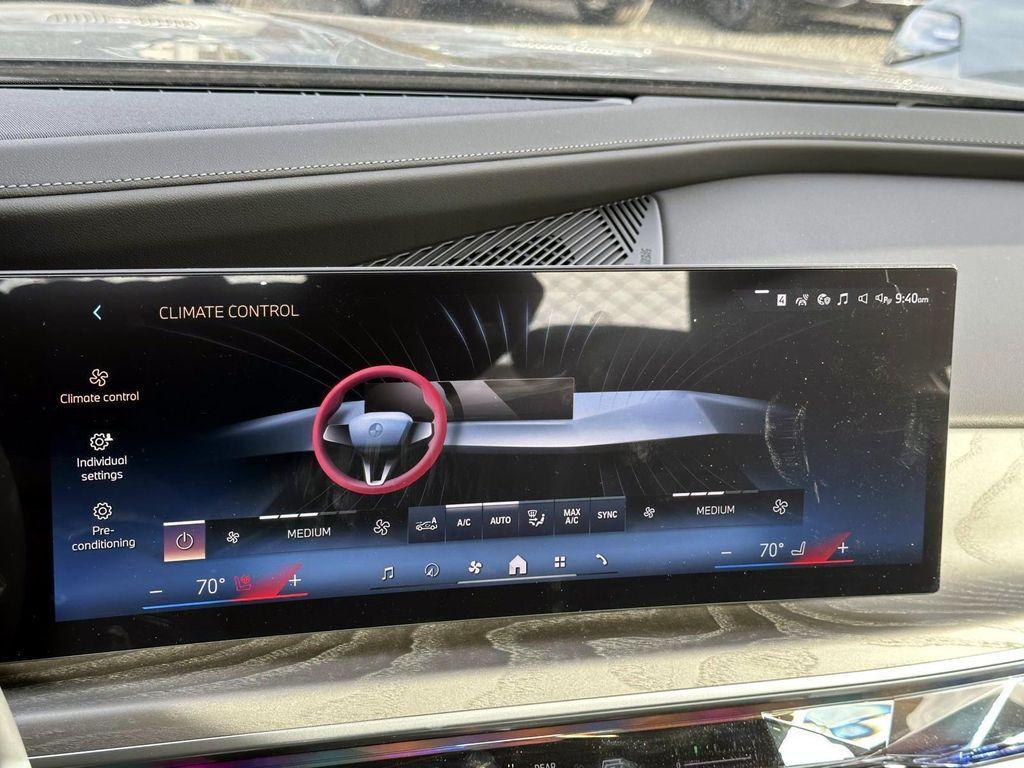 new 2025 BMW 760 car