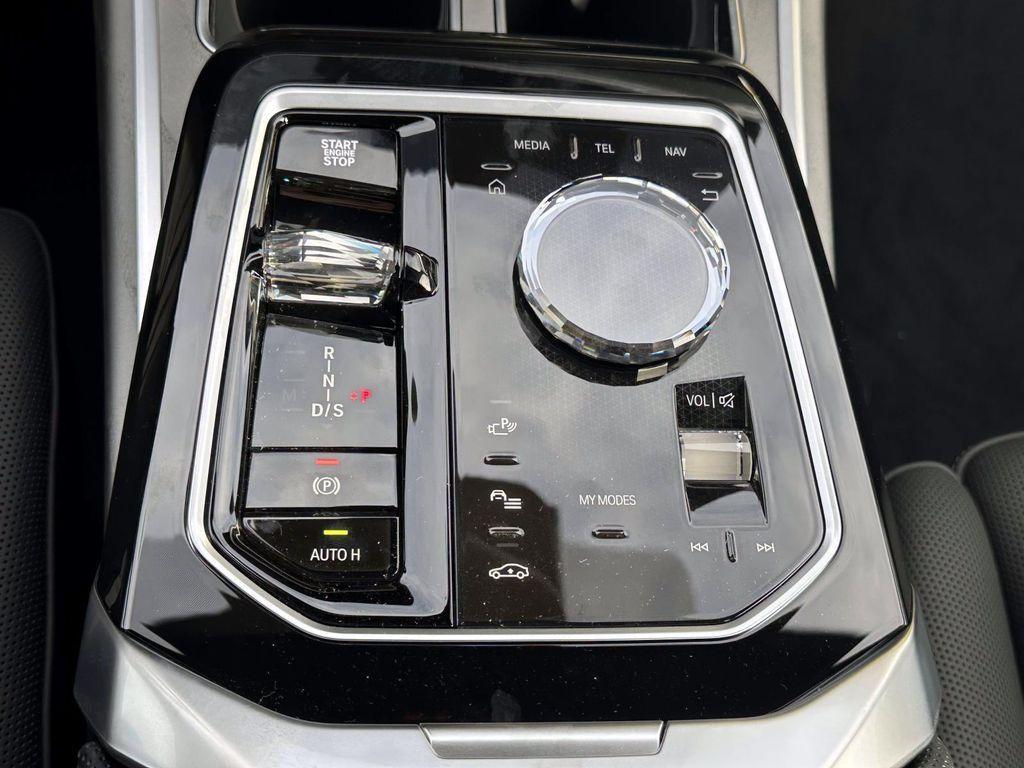 new 2025 BMW 760 car