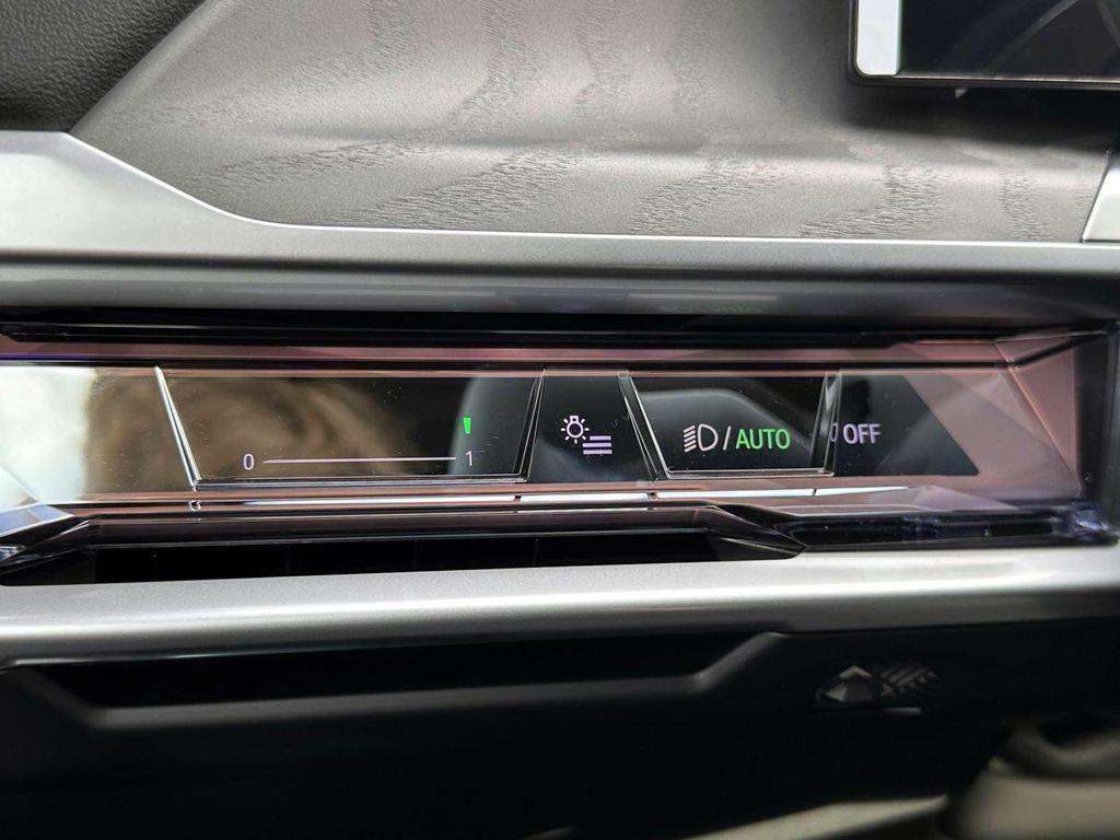 new 2025 BMW 760 car