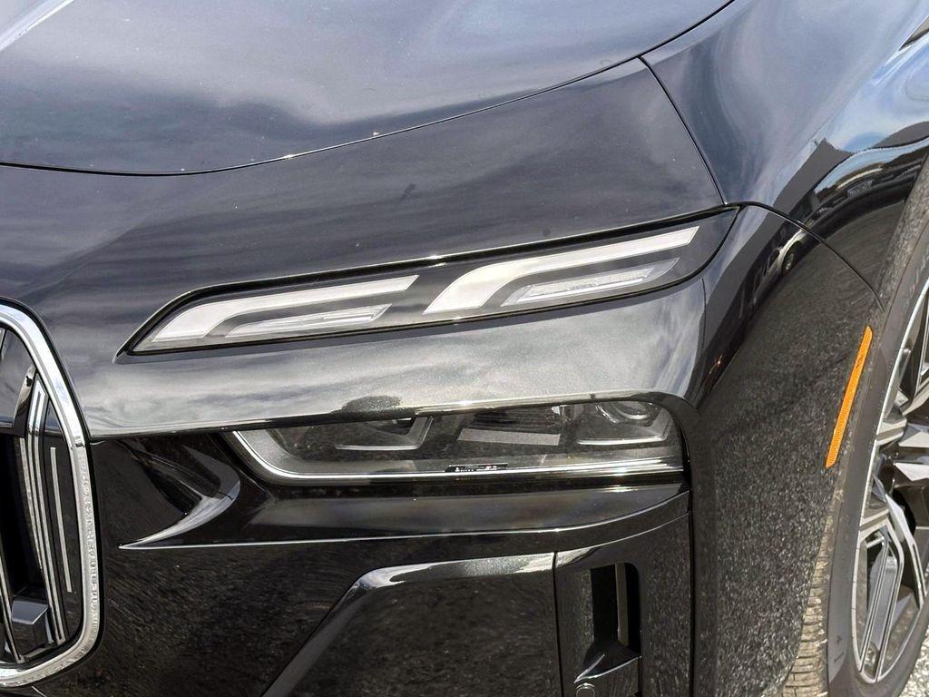 new 2025 BMW 760 car