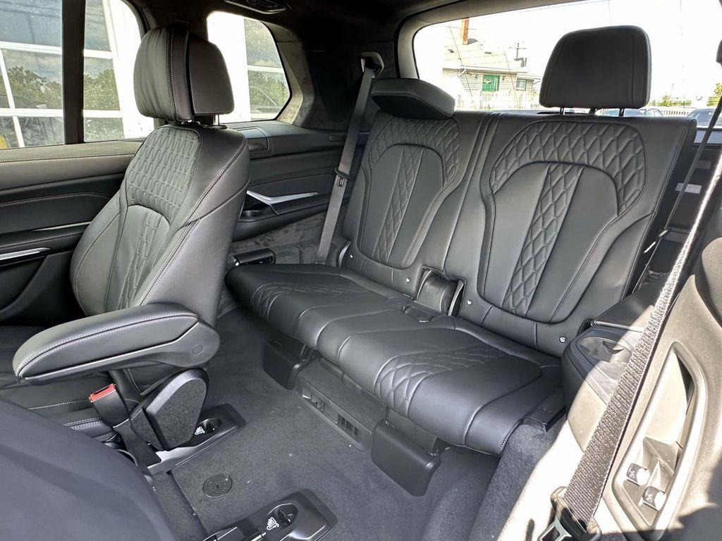 new 2026 BMW X7 car, priced at $124,000