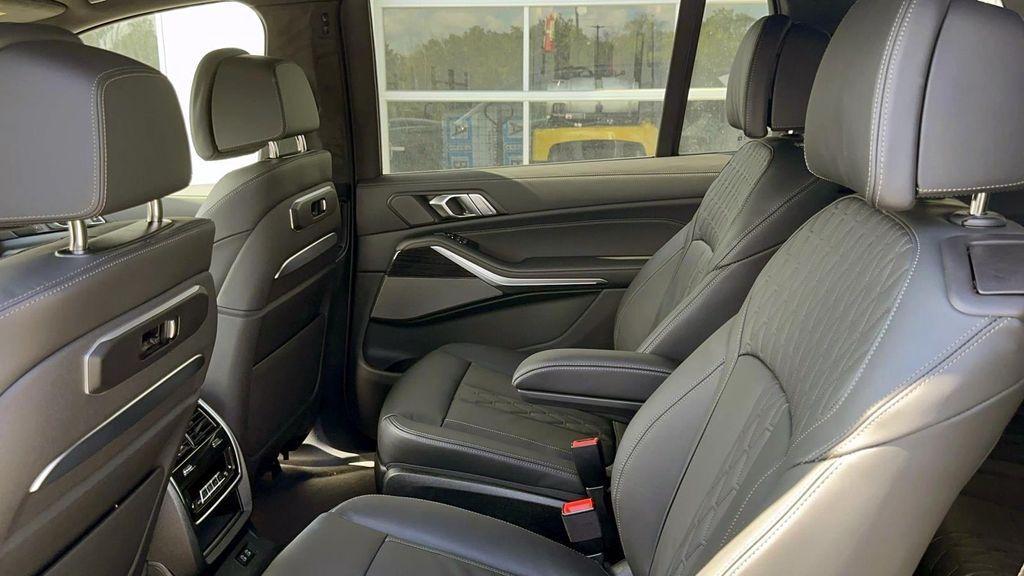 new 2026 BMW X7 car, priced at $124,000