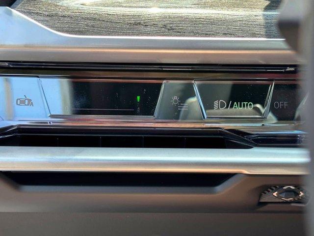 new 2025 BMW 760 car