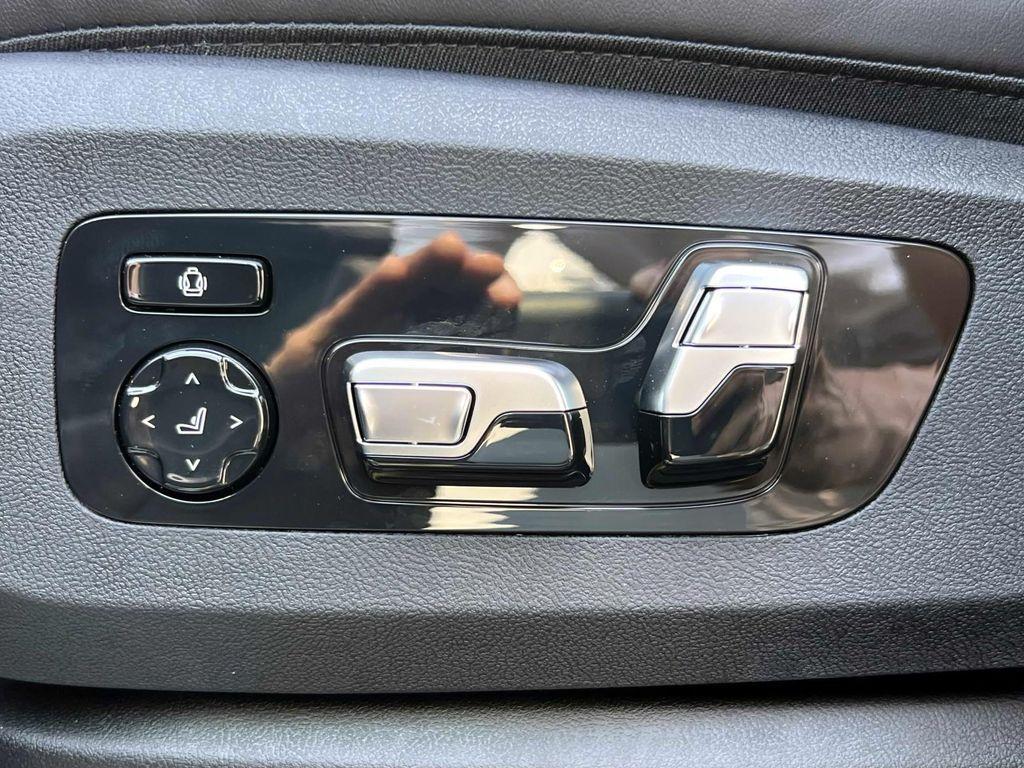 new 2026 BMW X7 car, priced at $123,430