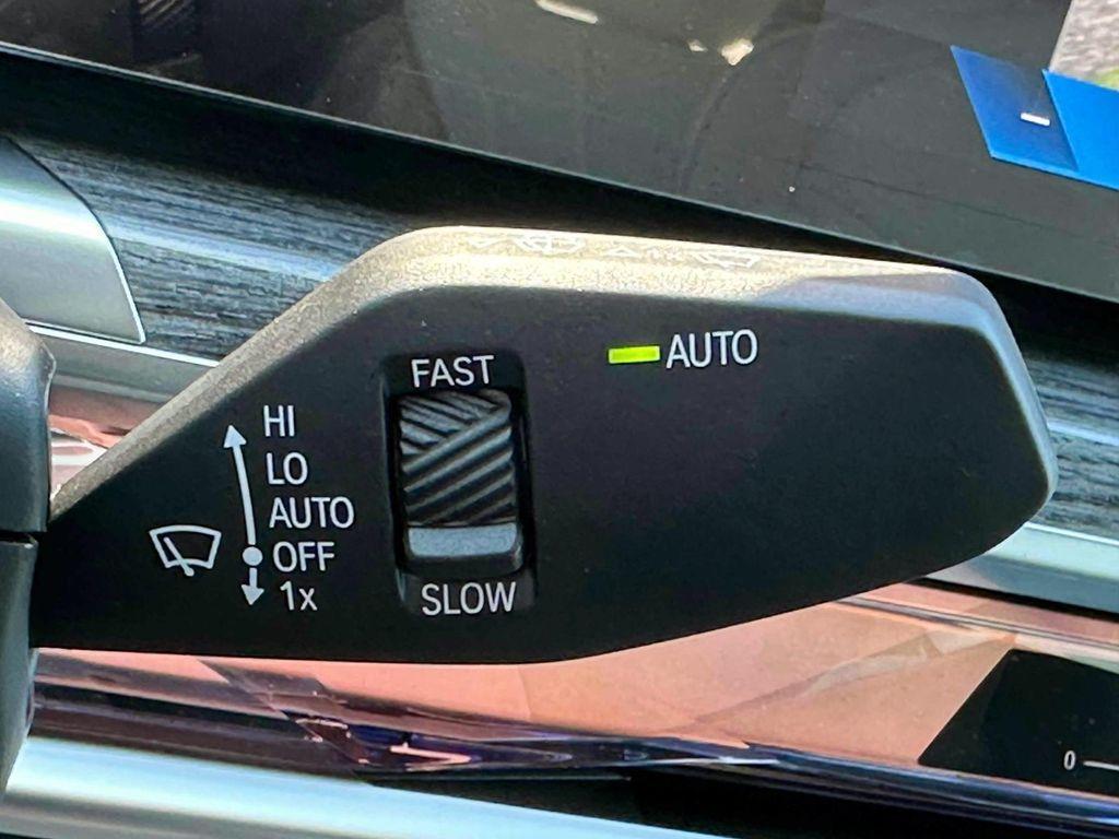 new 2025 BMW 760 car, priced at $130,925