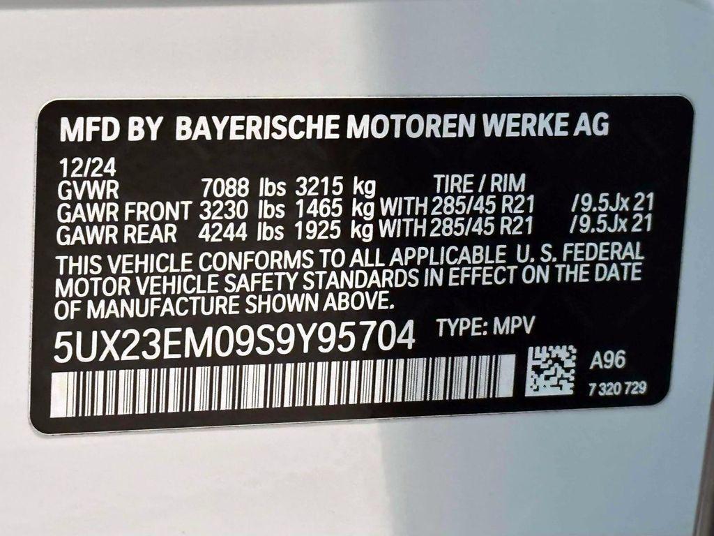 new 2025 BMW X7 car, priced at $95,535