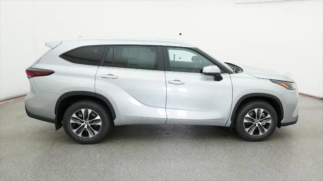 new 2025 Toyota Highlander car, priced at $46,296