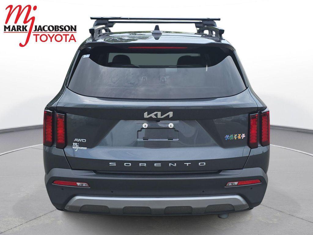 used 2022 Kia Sorento car, priced at $26,880
