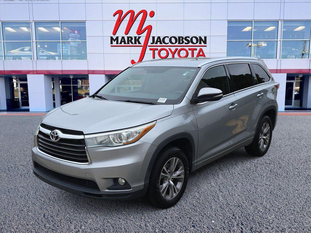 used 2015 Toyota Highlander car, priced at $14,680