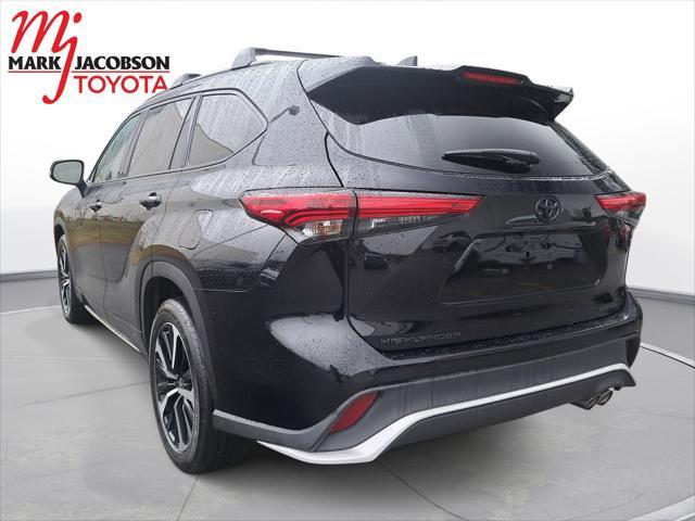 used 2022 Toyota Highlander car, priced at $38,500