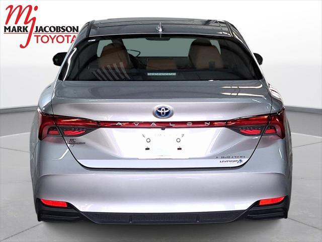 used 2022 Toyota Avalon Hybrid car, priced at $31,400