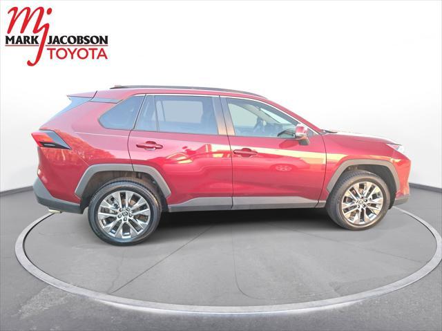 used 2020 Toyota RAV4 car, priced at $21,800