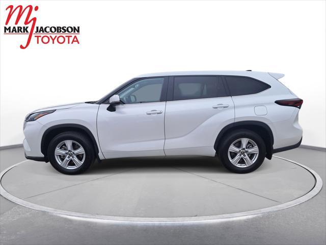 used 2024 Toyota Highlander car, priced at $37,400