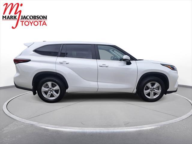 used 2024 Toyota Highlander car, priced at $37,400