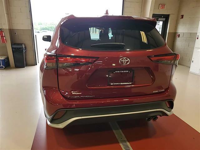used 2022 Toyota Highlander car, priced at $36,800