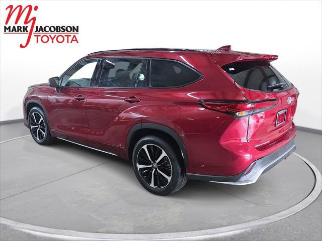 used 2022 Toyota Highlander car, priced at $35,300