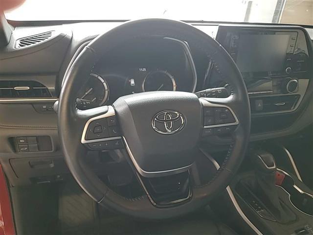 used 2022 Toyota Highlander car, priced at $36,800